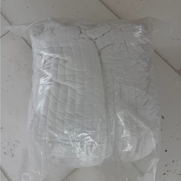 Cotton Jersey Channel Stitch Quilt - Picture 4 of 5